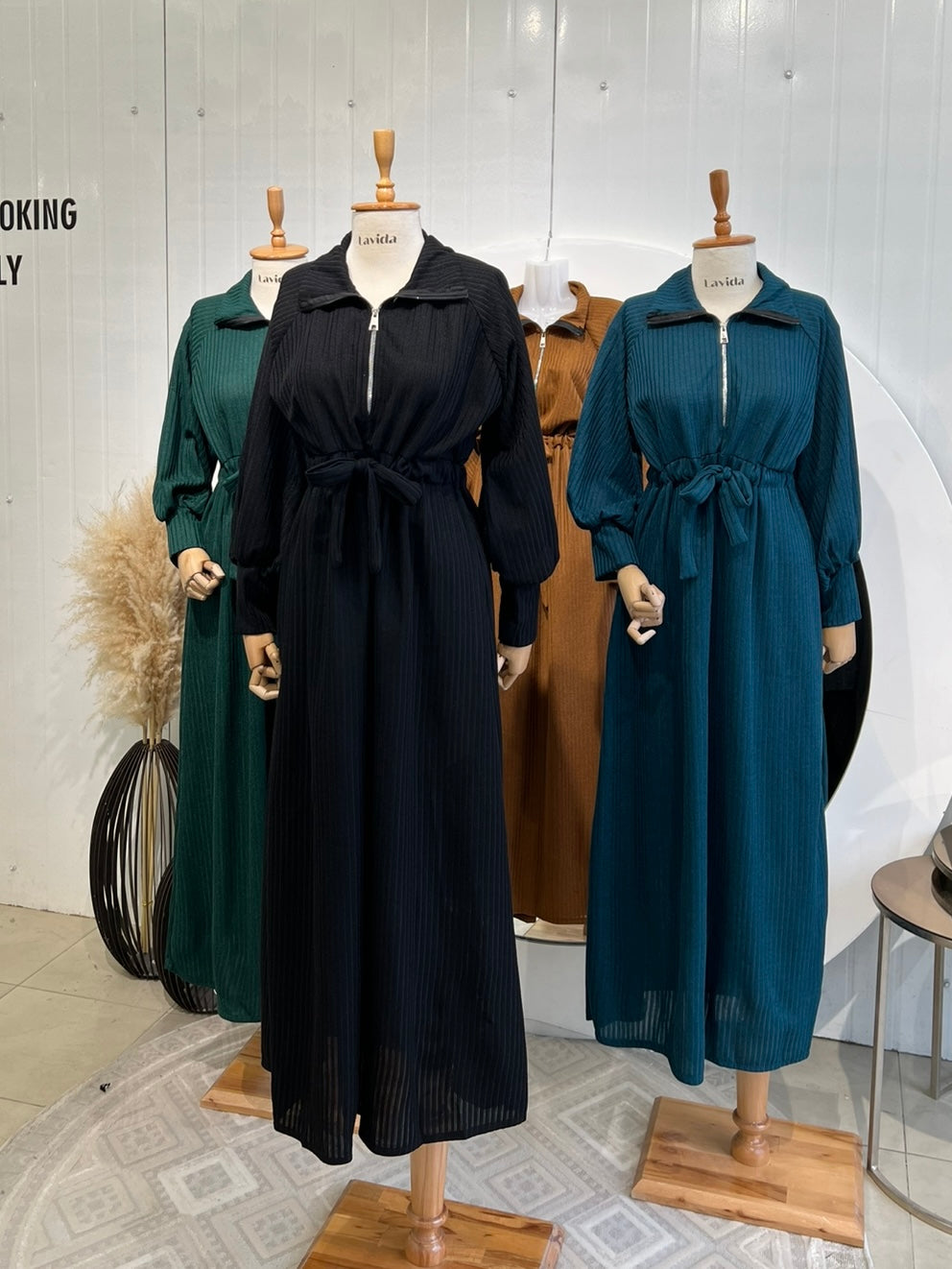 فستان زم على الخصر عسلي