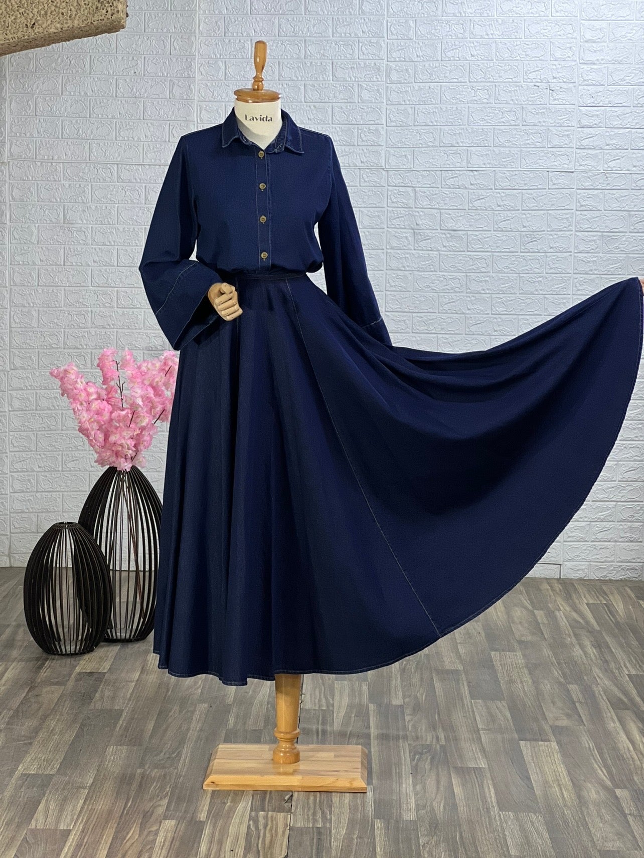 طقم جينز قميص و تنورة