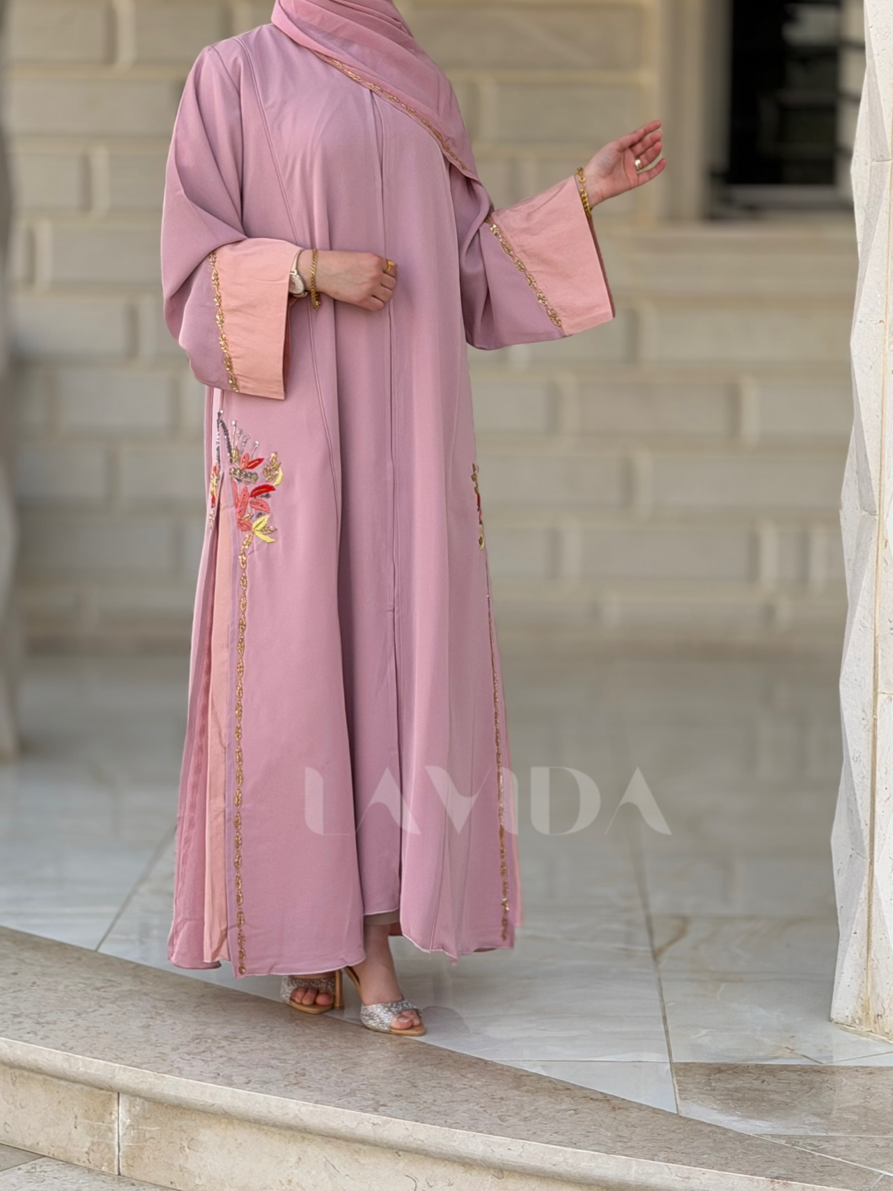 عباية أنوثة