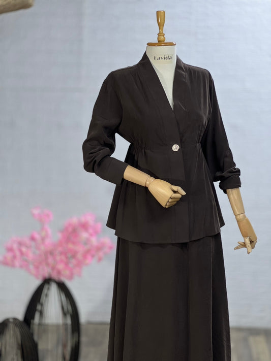 طقم جكيت و تنورة بني