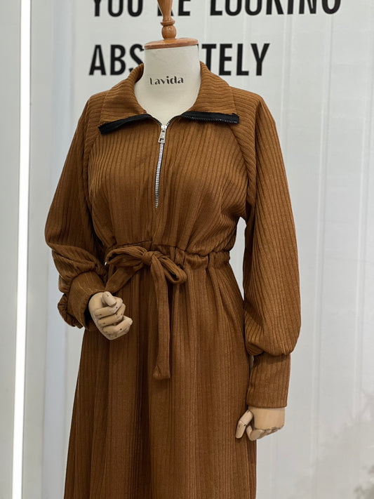 فستان زم على الخصر عسلي