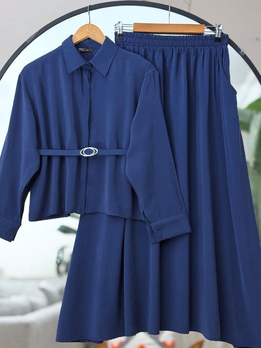 طقم تنورة و قميص بترولي