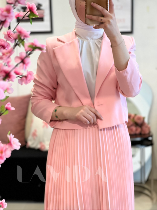 طقم بليزر و تنورة كسرات