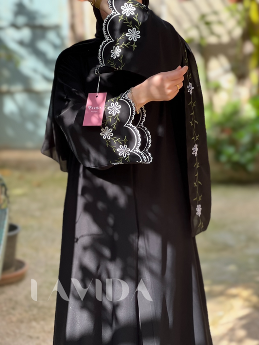 عباية فلورا