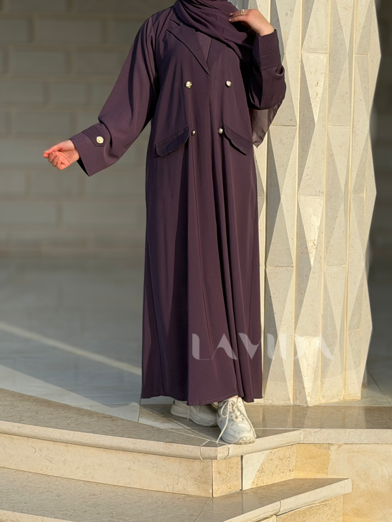 عباية لورين