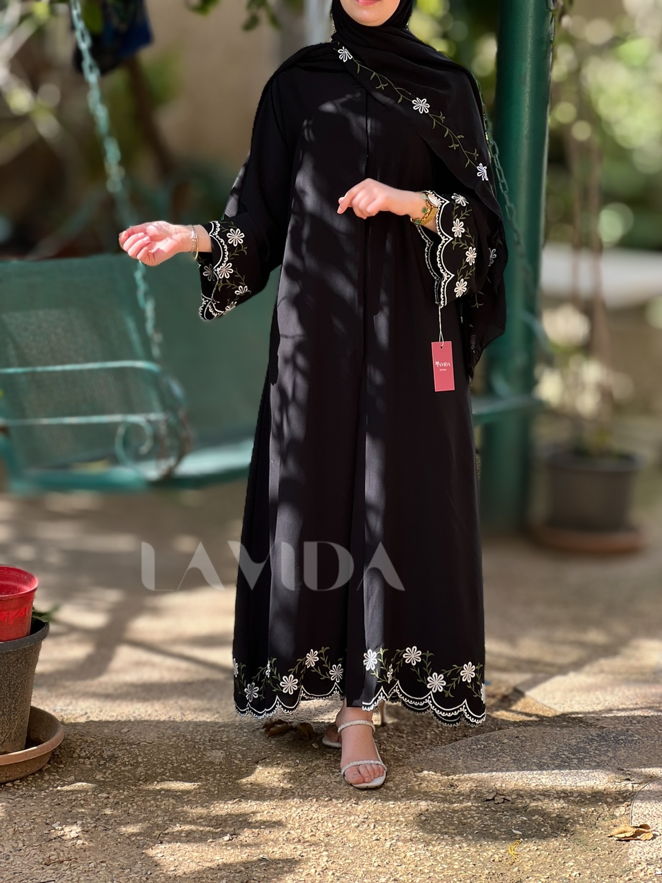 عباية فلورا