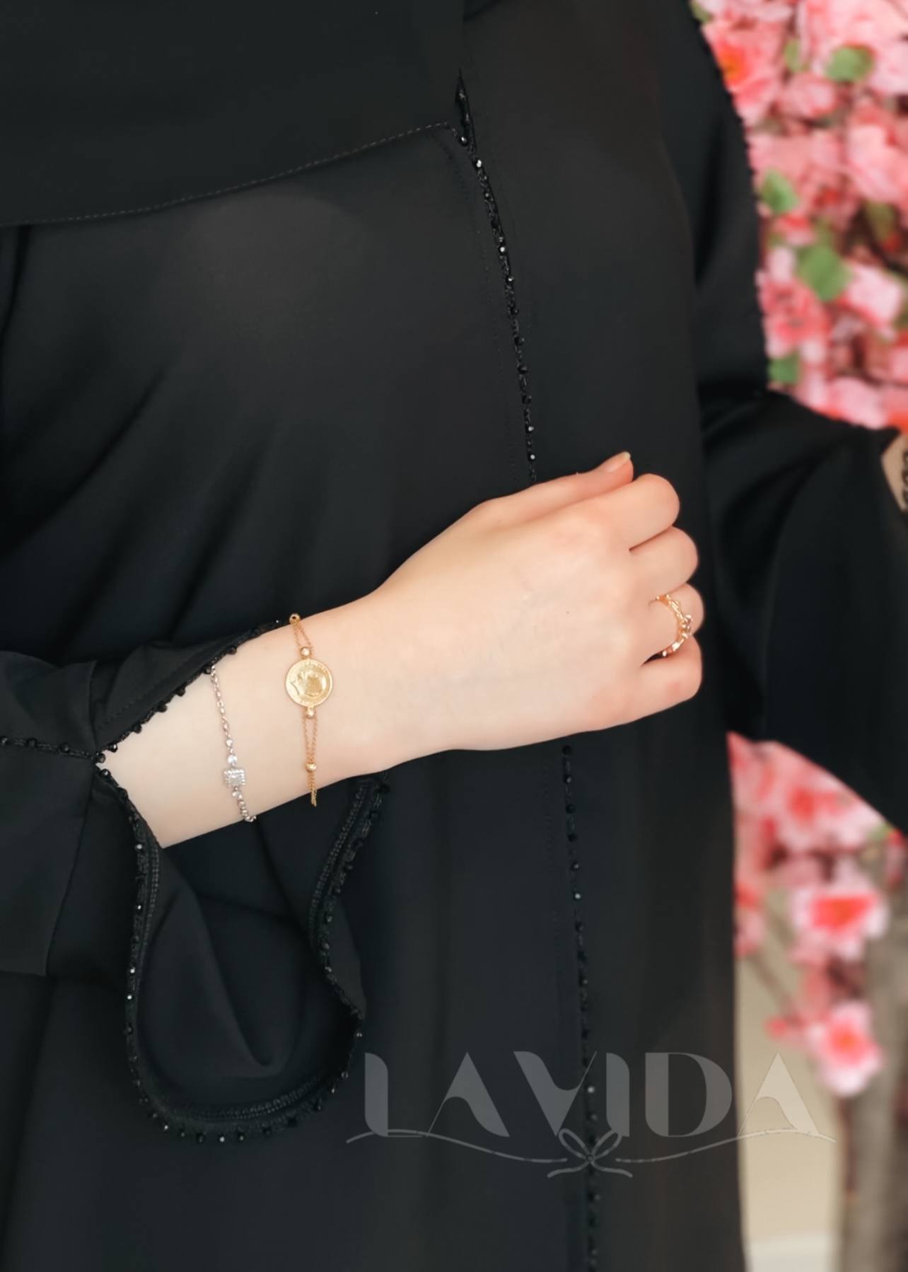 عباية خط ستراس