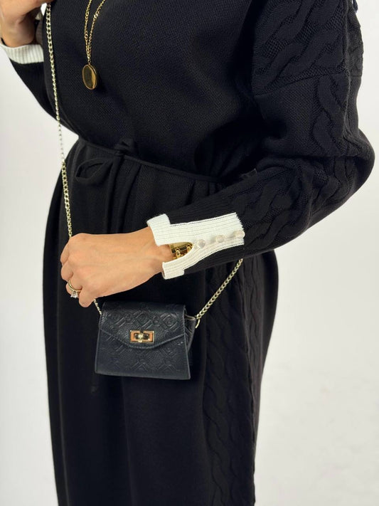 فستان صوف جدل عالجوانب ، مع حزام (اسود)