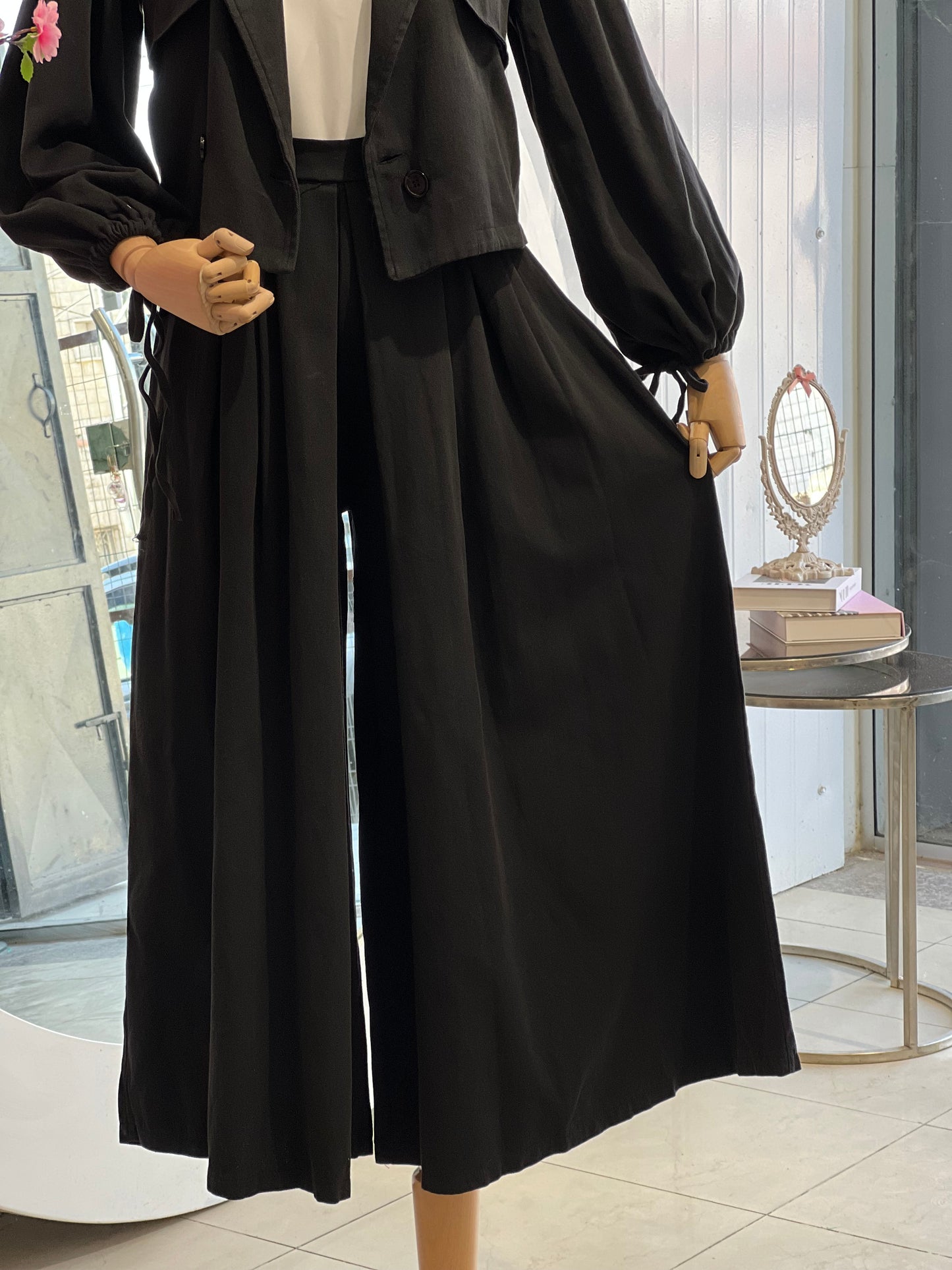 طقم جينز جكيت و بنطلون عريض جداً أسود