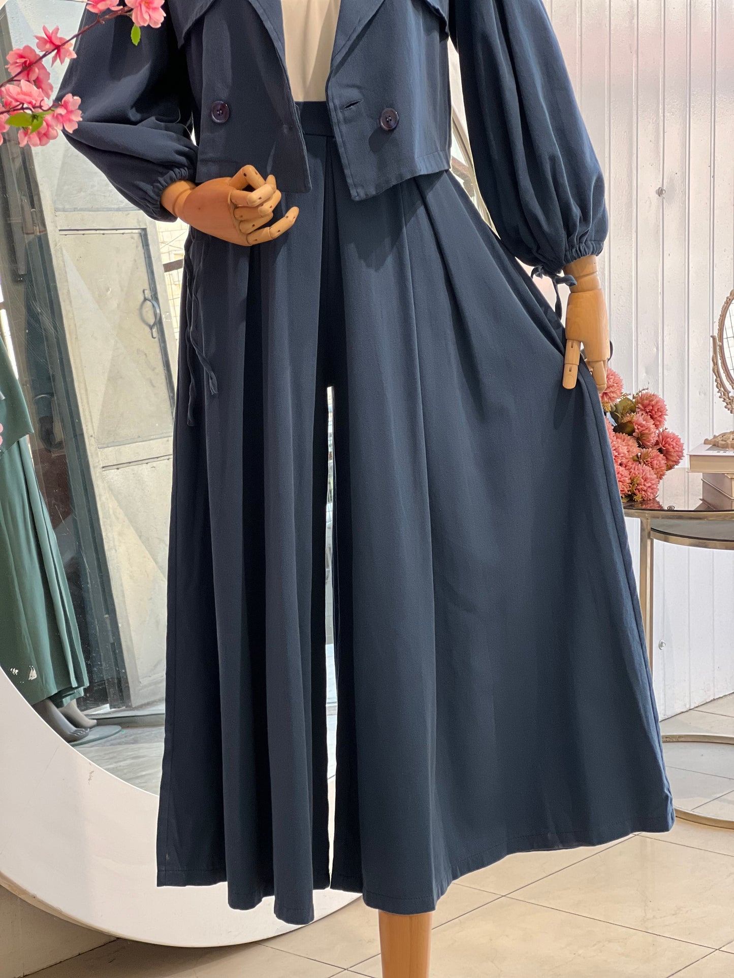 طقم جينز جكيت و بنطلون عريض جداً بترولي