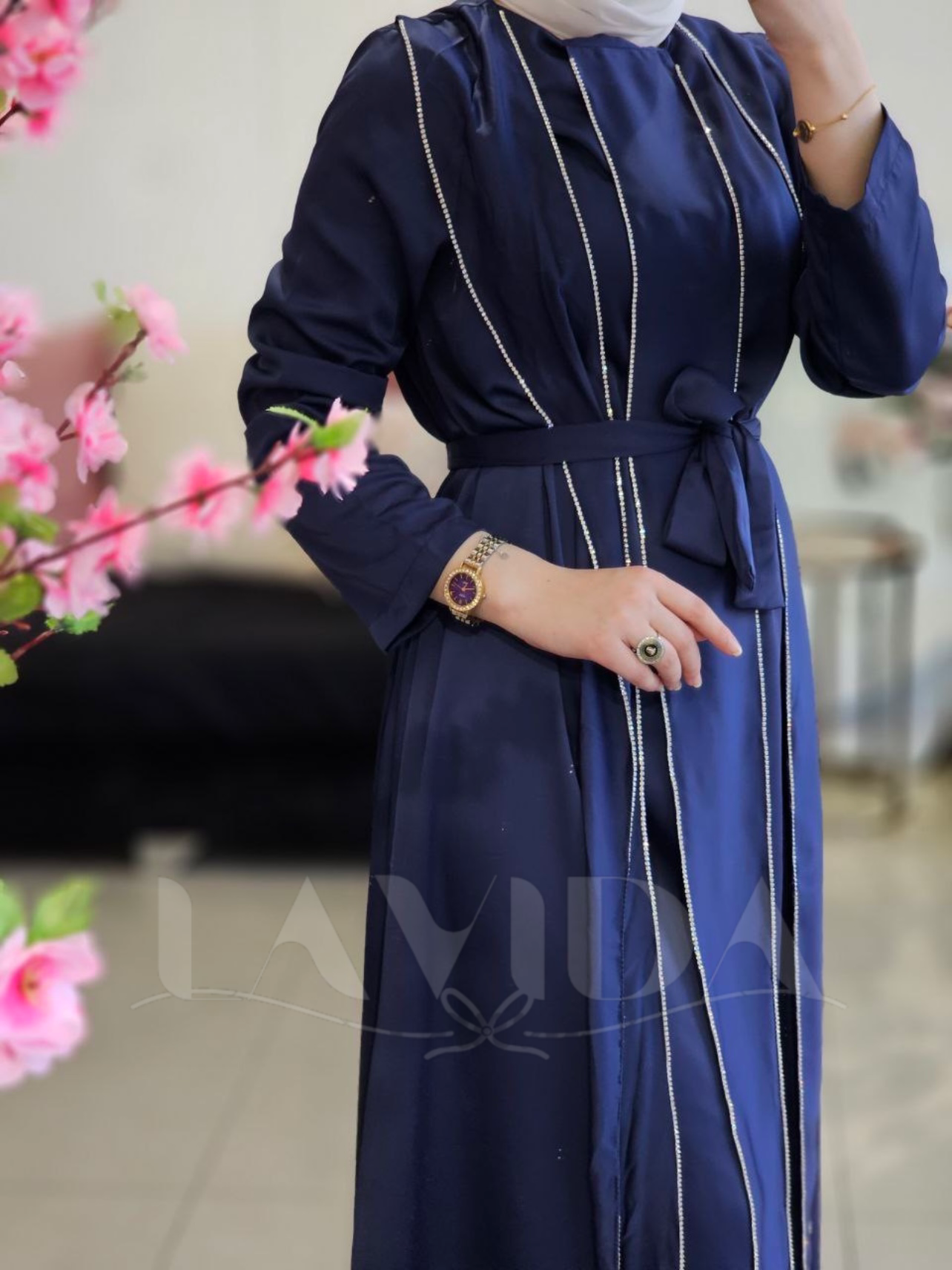 فستان ساتان خطوط ستراس كحلي