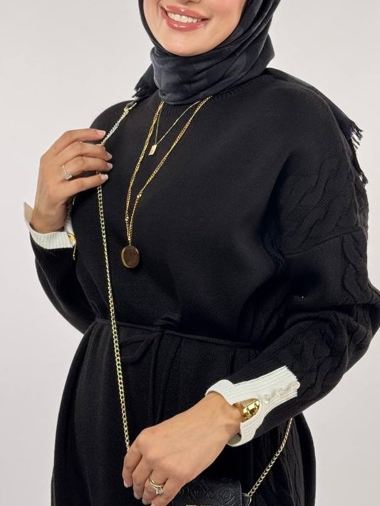 فستان صوف جدل عالجوانب ، مع حزام (اسود)