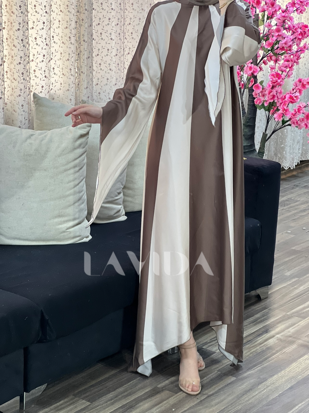 فستان كلوش مخطط بني