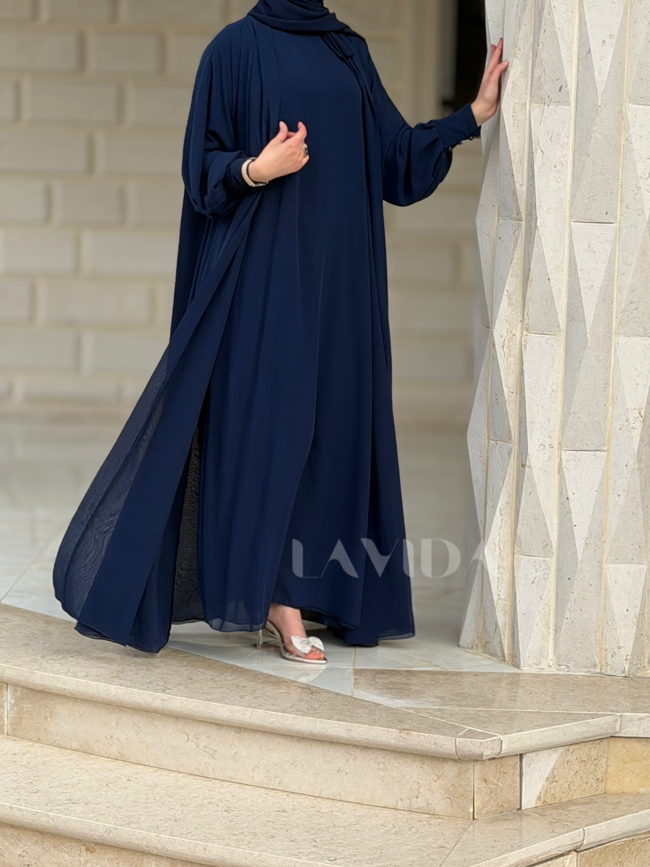 عباية شيفون كلوش (مع شال بنفس اللون هدية)