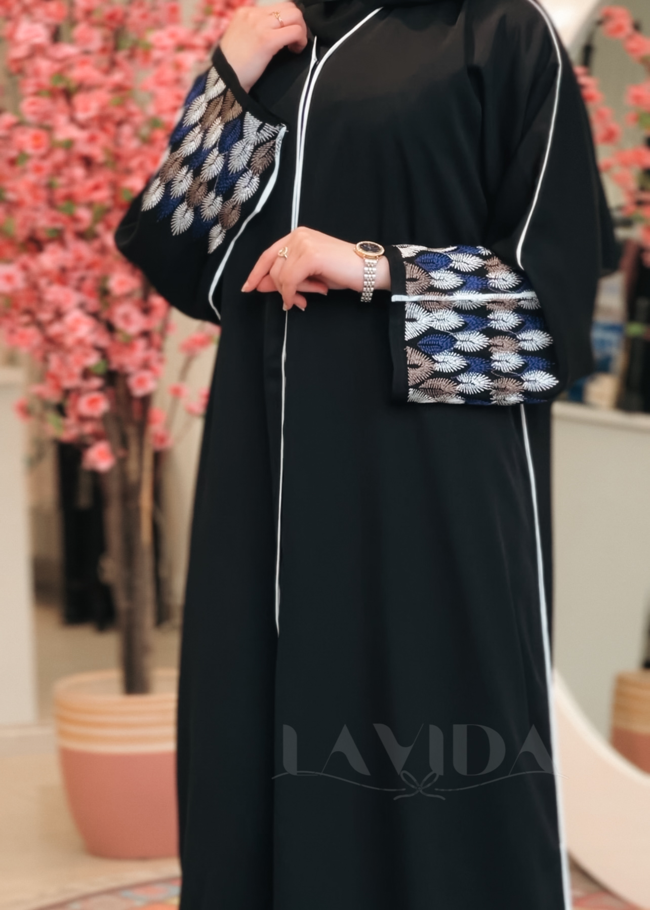 عباية إيد تطريز