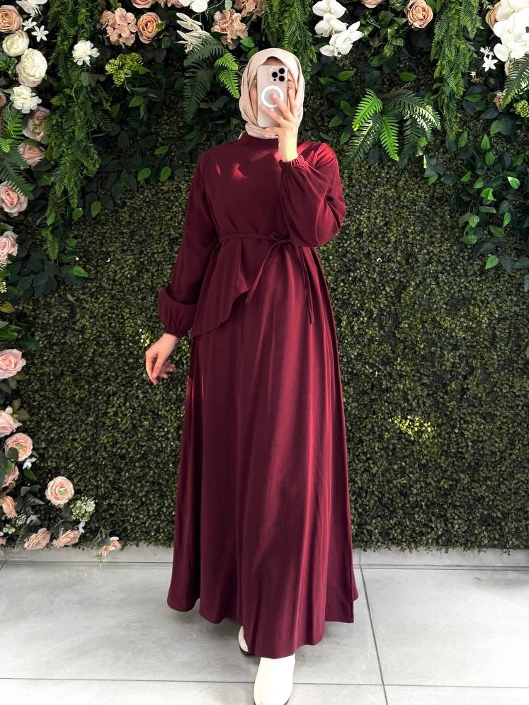 فستان مع حزام خمري