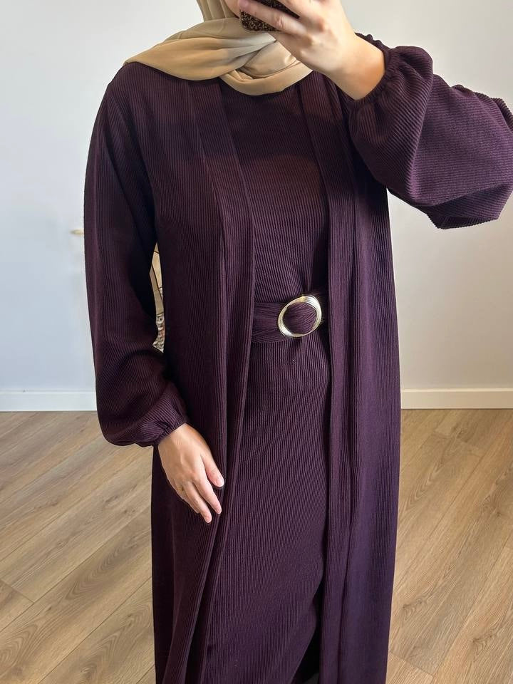 عباية مع فستان