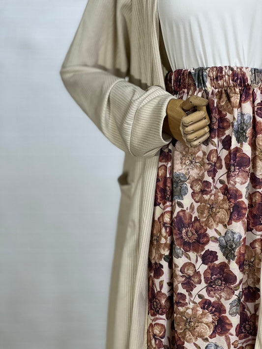 طقم ٣ قطع مع تنورة