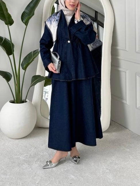 طقم ٣ قطع (جكيت و تنورة و فولار)