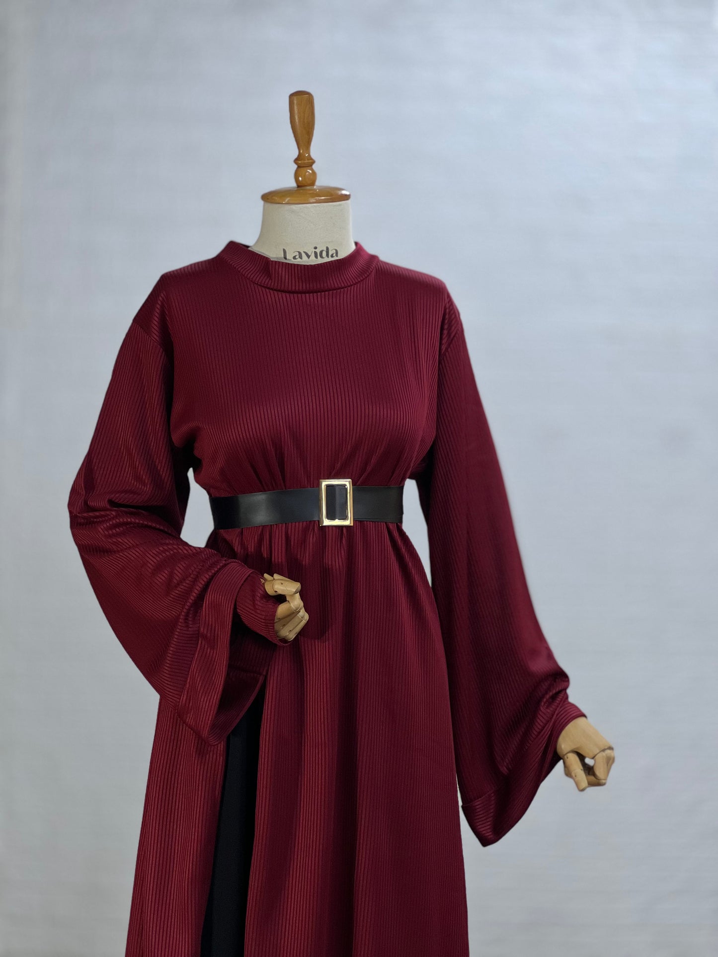 طقم ٣ قطع (تونيك و تنورة و معاصم)