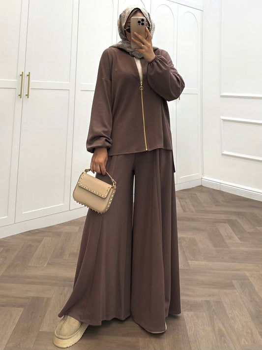 طقم بنطلون عريض مع جكيت (موكا)