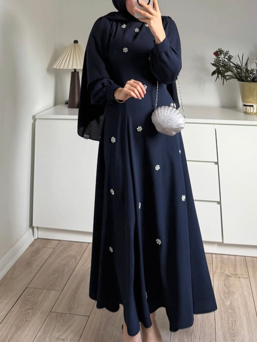 فستان ستراس ورد