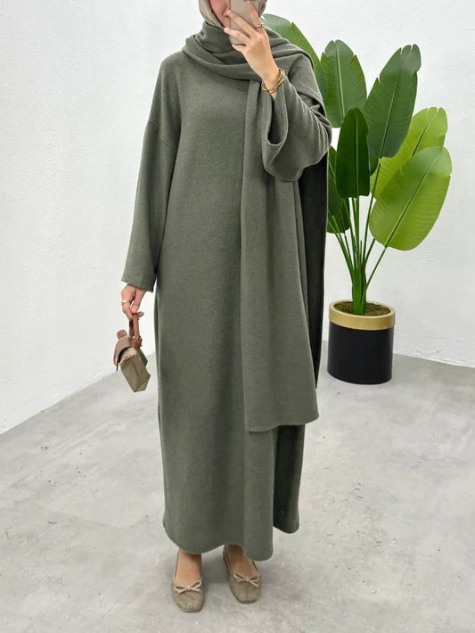 فستان مع لفحة