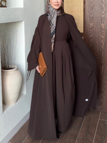 طقم ٣ قطع (عبايه و بنطلون و بلوز)