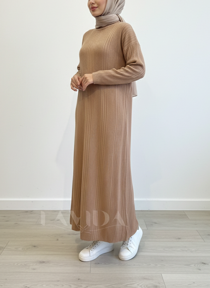 فستان بيسك عسلي