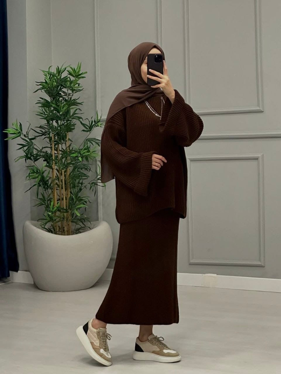 طقم صوف ثقيل تنورة (بني)