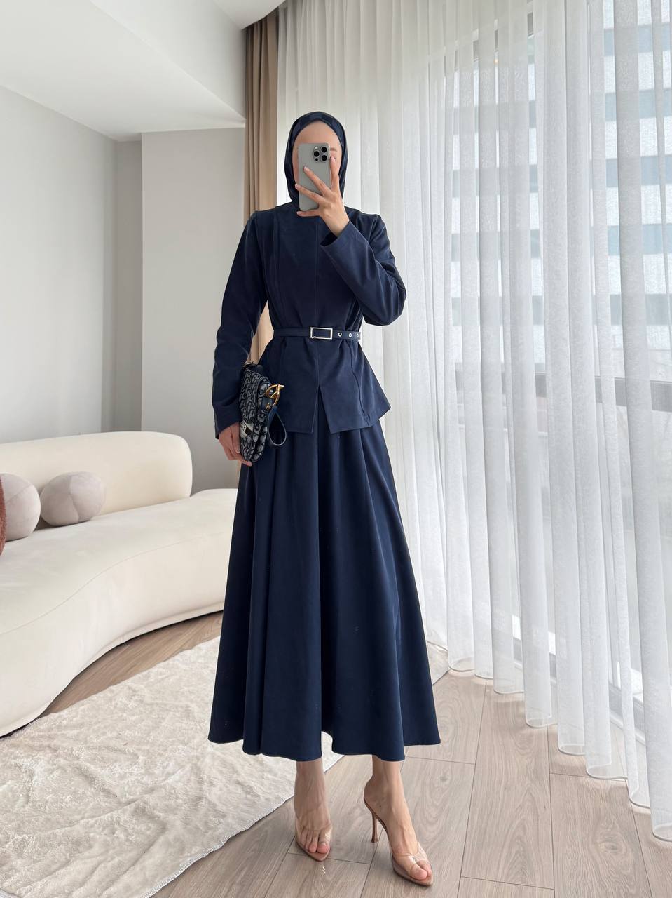 طقم تنورة و بلوز وحزام كحلي