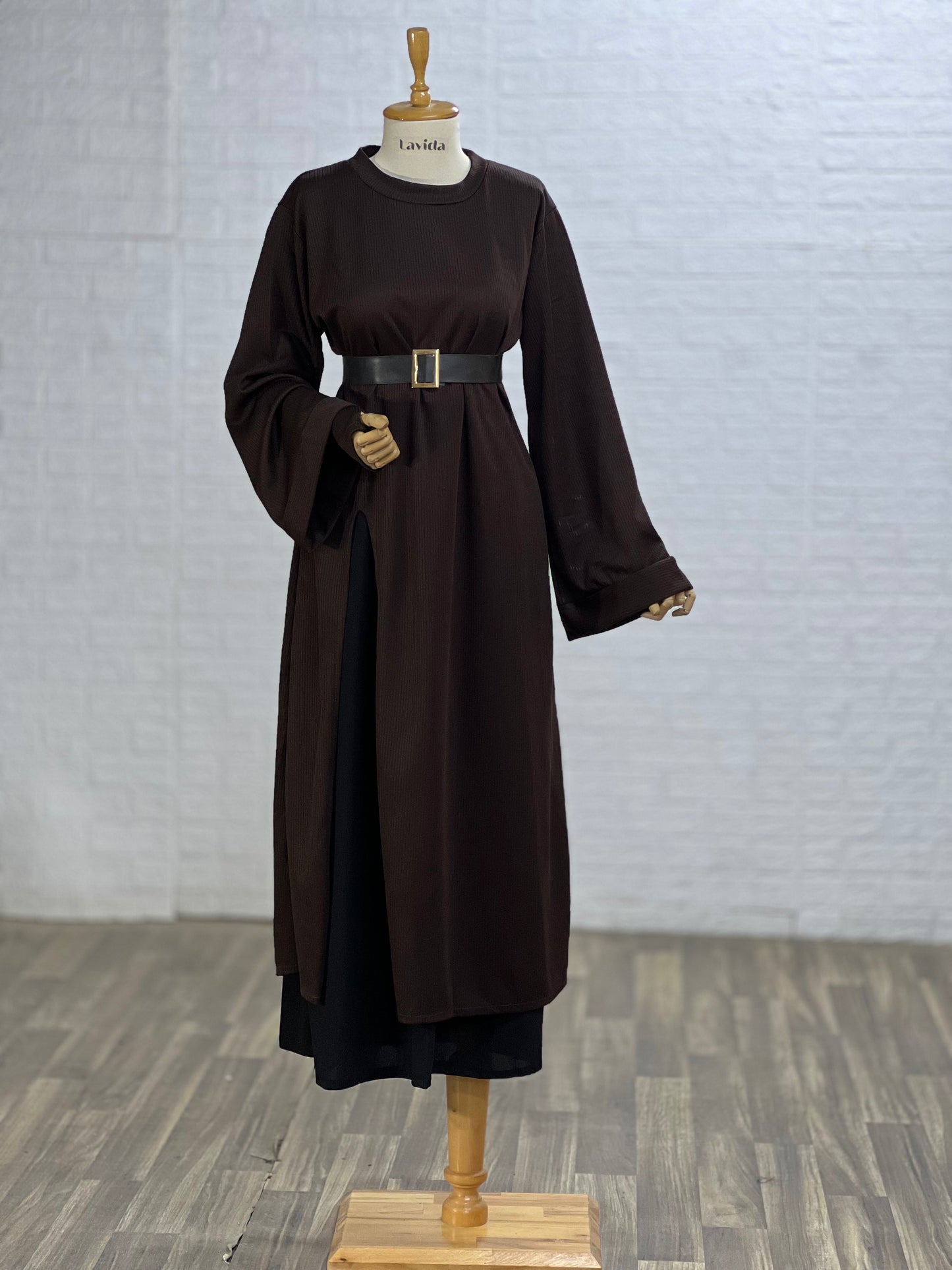 طقم ٣ قطع (تونيك و تنورة و معاصم)