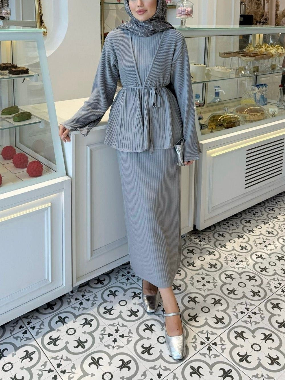 طقم فستان و جكيت مصوف رمادي