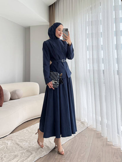 طقم تنورة و بلوز وحزام كحلي