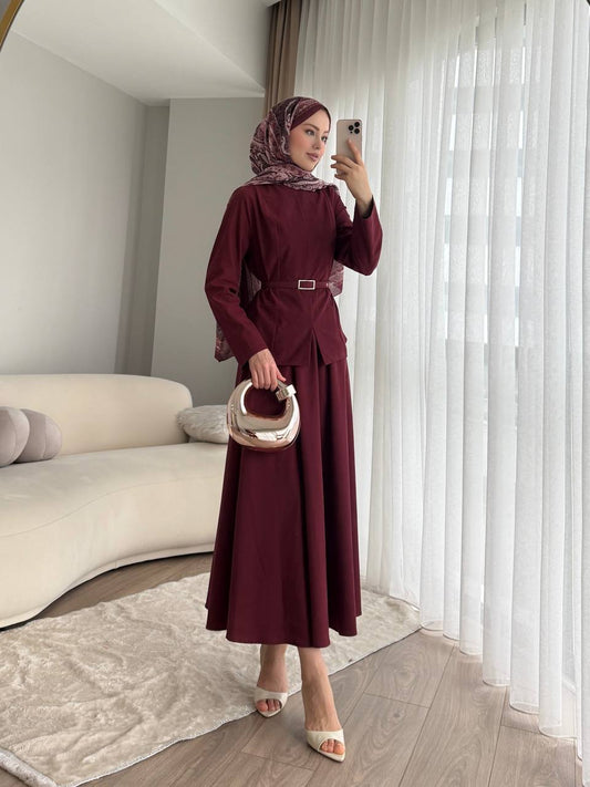 طقم تنورة و بلوز وحزام خمري