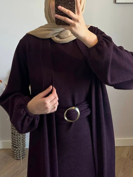 عباية مع فستان