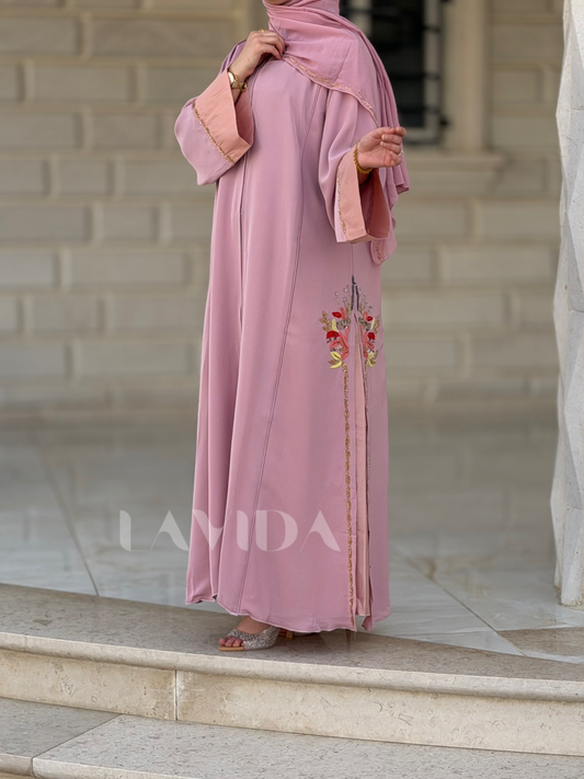 عباية أنوثة