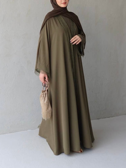 عباية مسكرة ب كبسات مع فستان ، طرف دانتيل