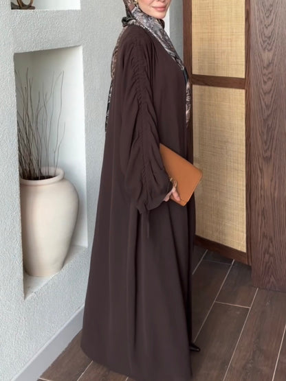 طقم ٣ قطع (عبايه و بنطلون و بلوز)