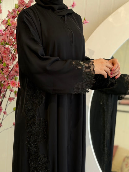 عباية دانتيل الورد