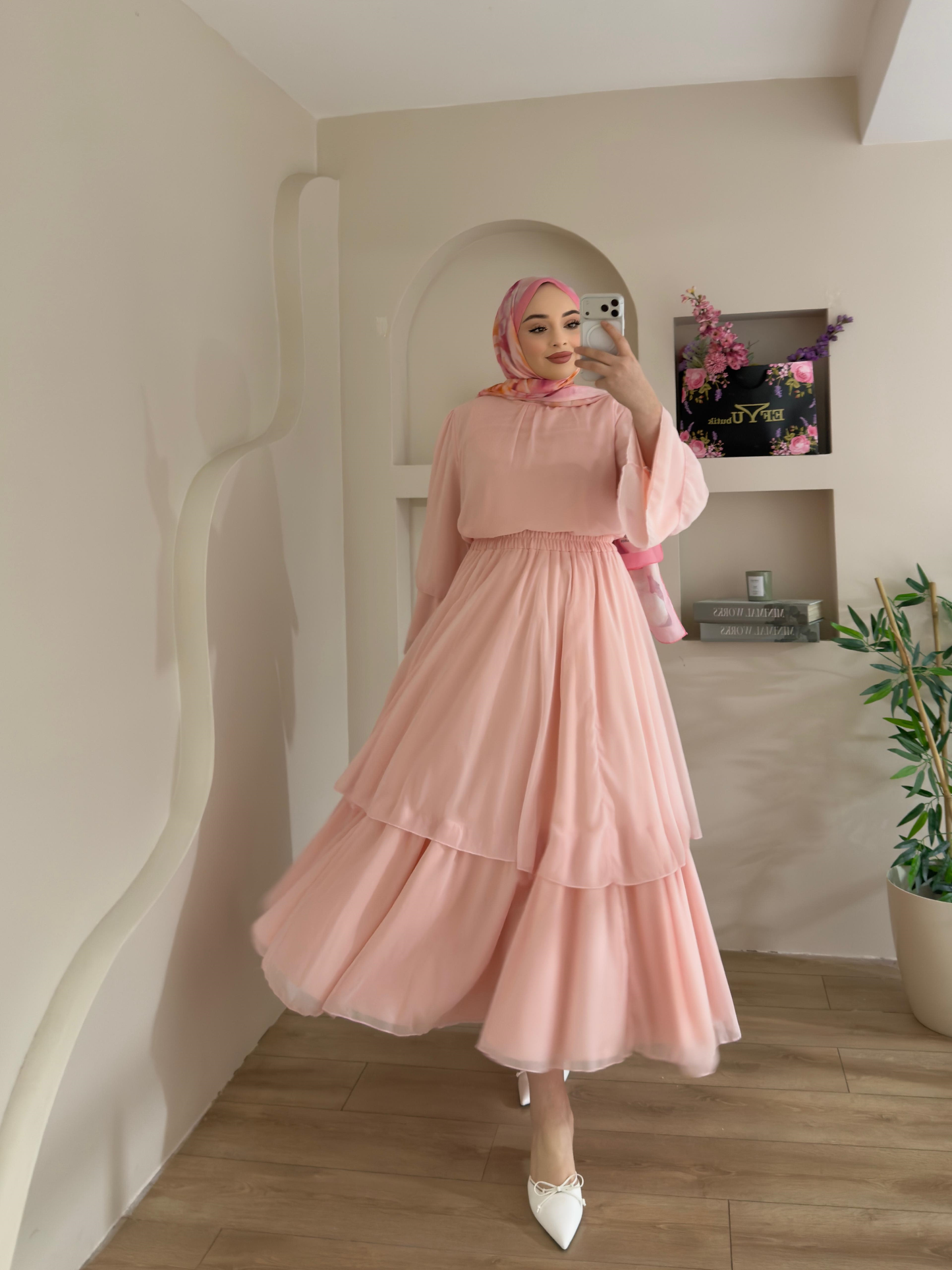 طقم قطعتين تنورة كلوش و قميص