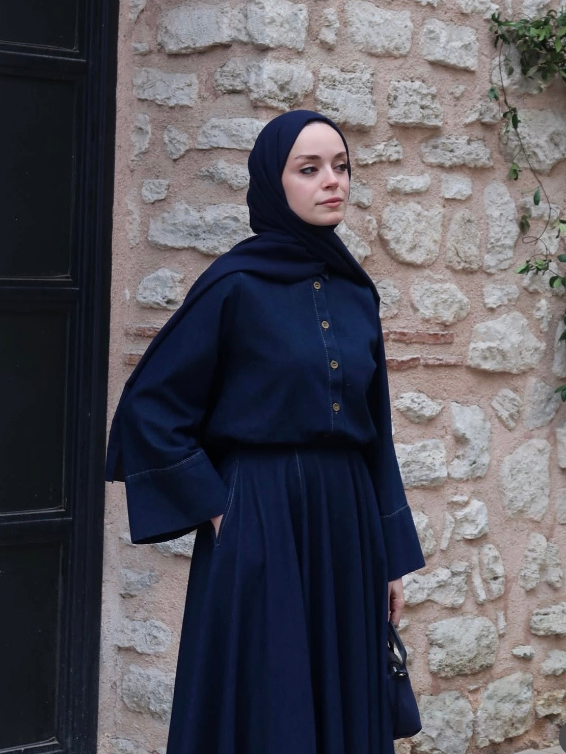 طقم جينز قميص و تنورة