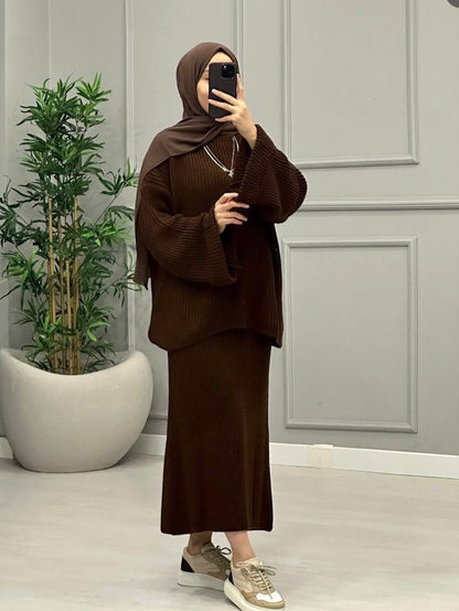 طقم صوف ثقيل تنورة (بني)