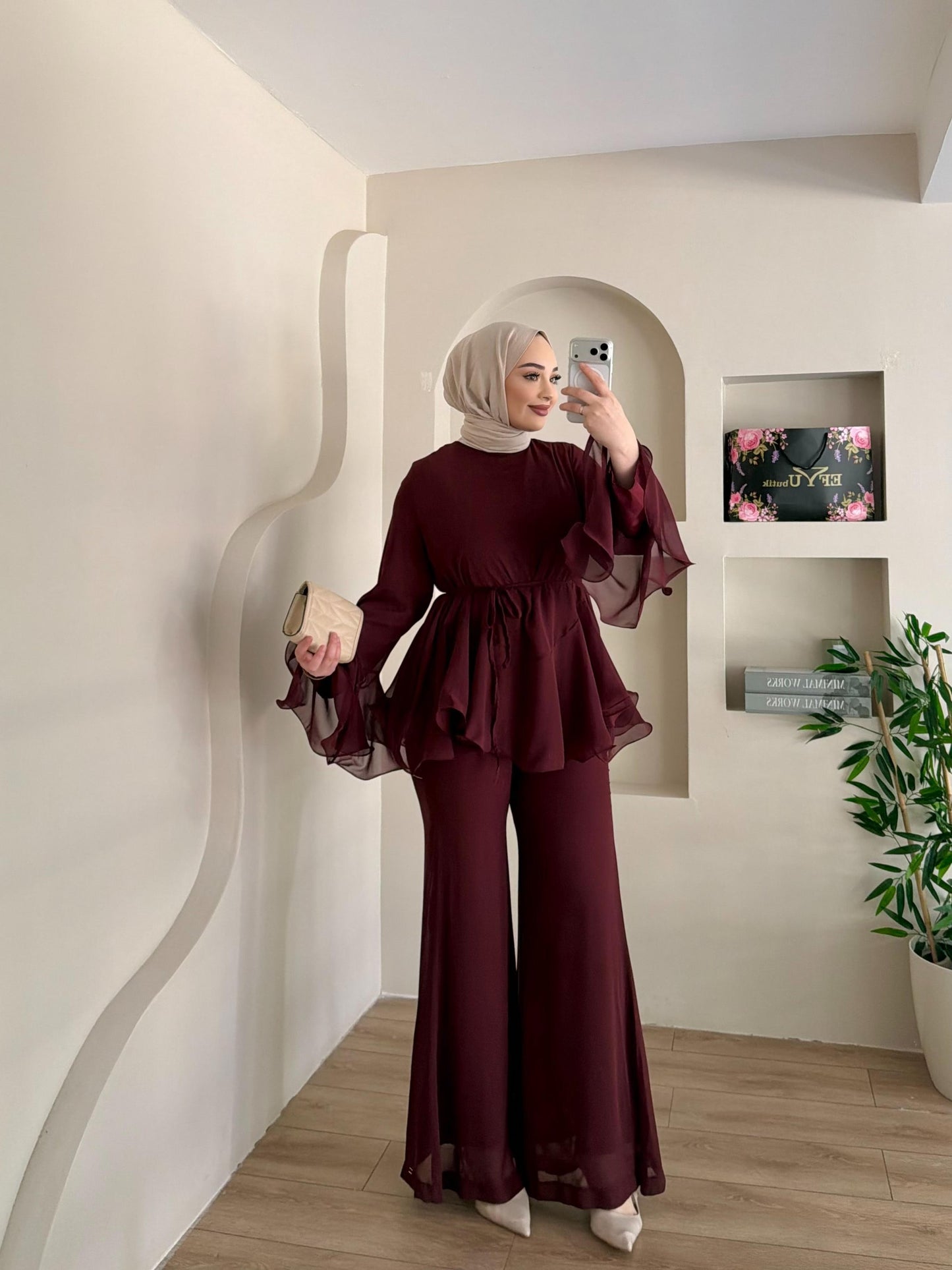 طقم قطعتين فلو مع حزام