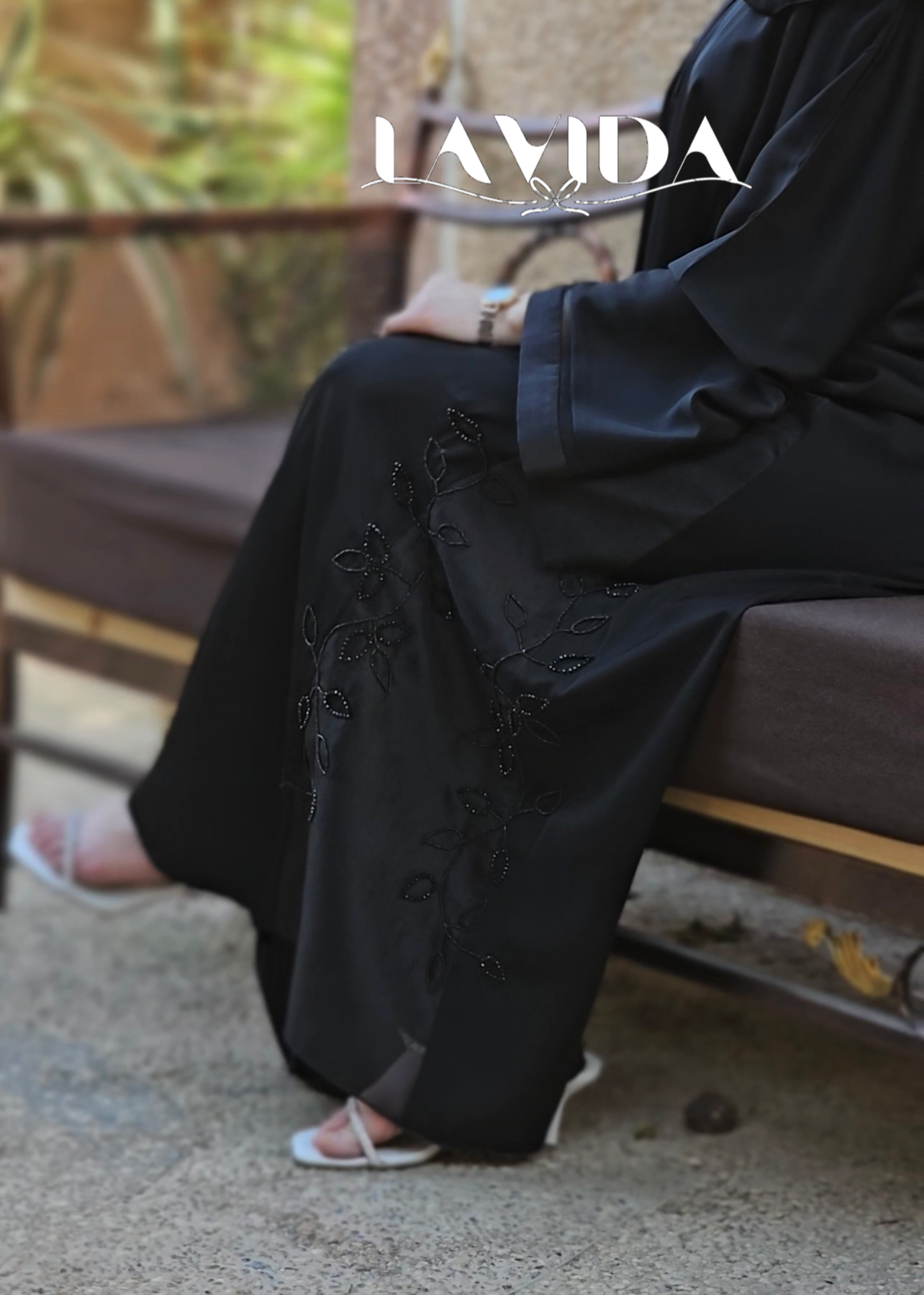 عبايه كريب كلوش مع قماش الأورچانزا الأنيق