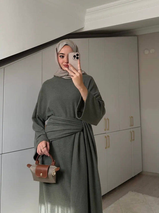 فستان مع لفحة