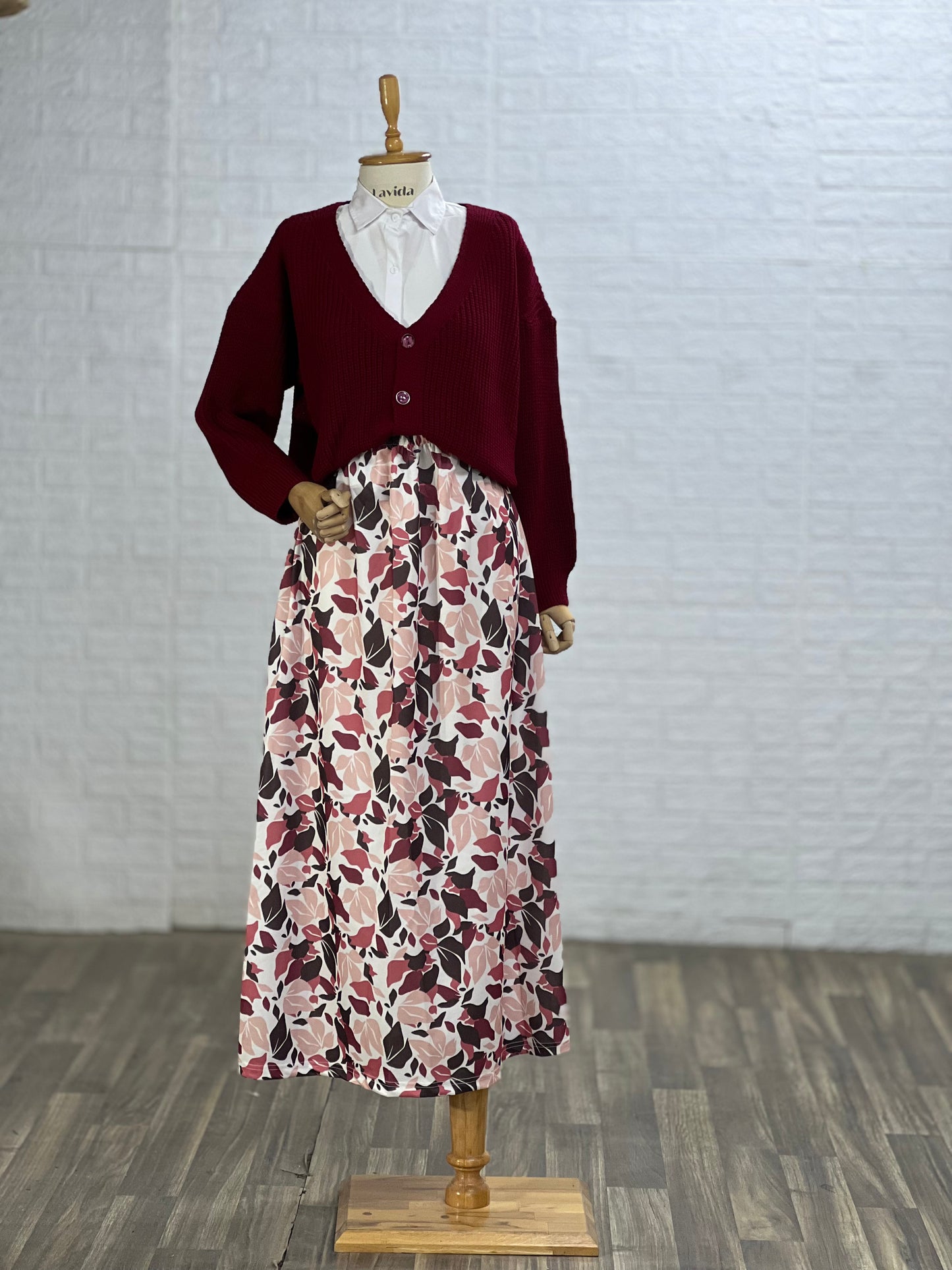 طقم تنورة و جرزة