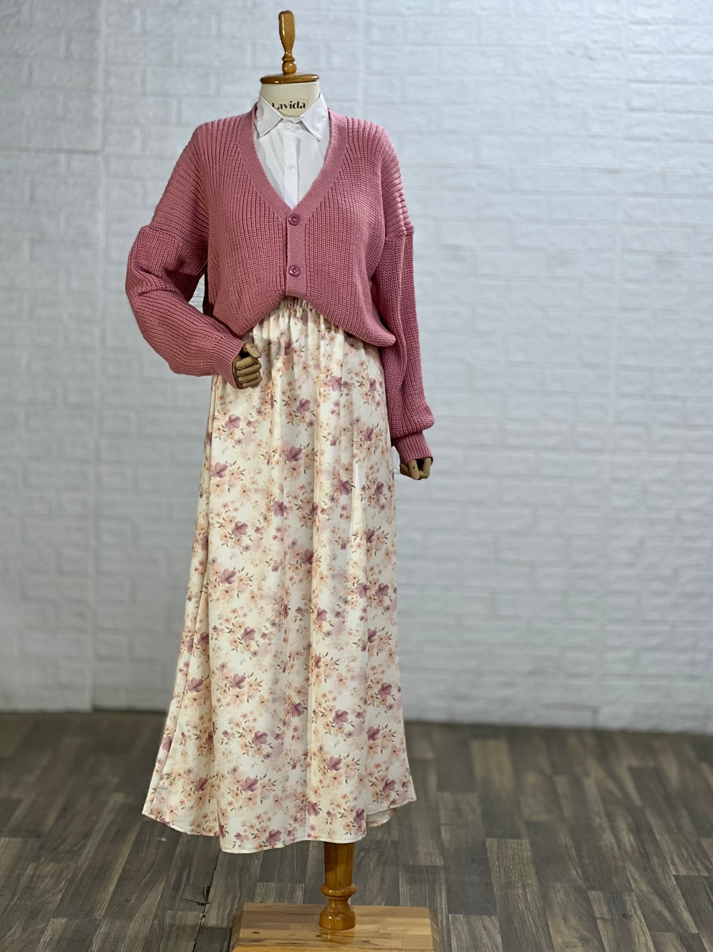 طقم تنورة و جرزة