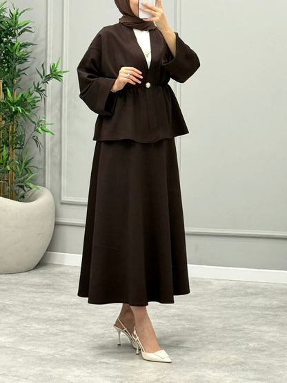 طقم تنورة و جكيت بني