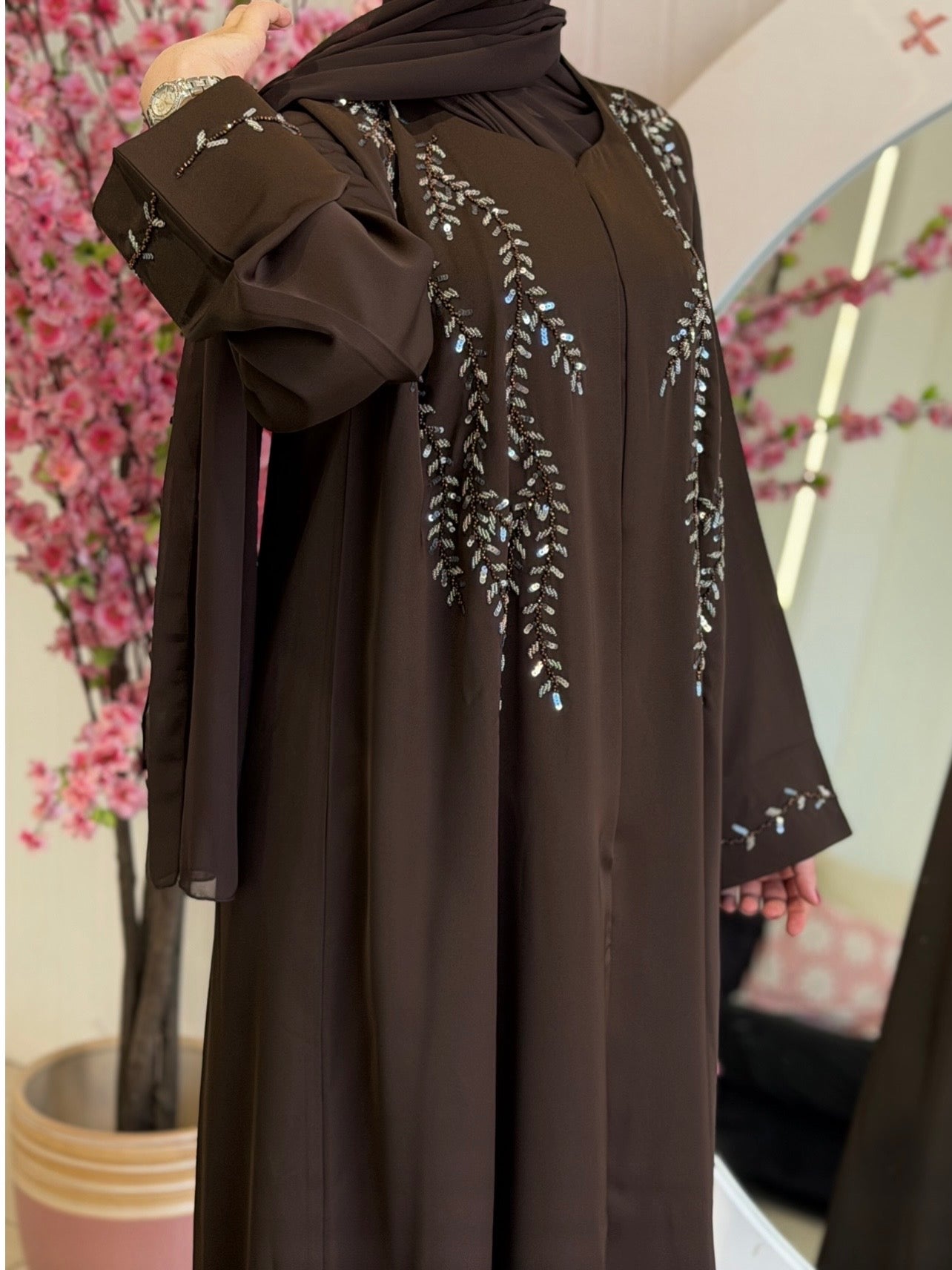 عباية سمراء